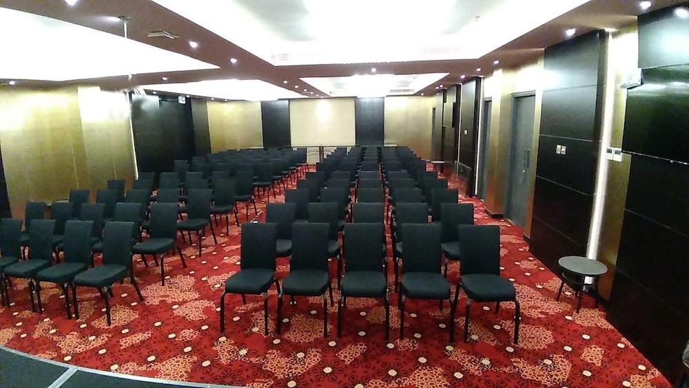 Carnelian - Airport Hotel 4*