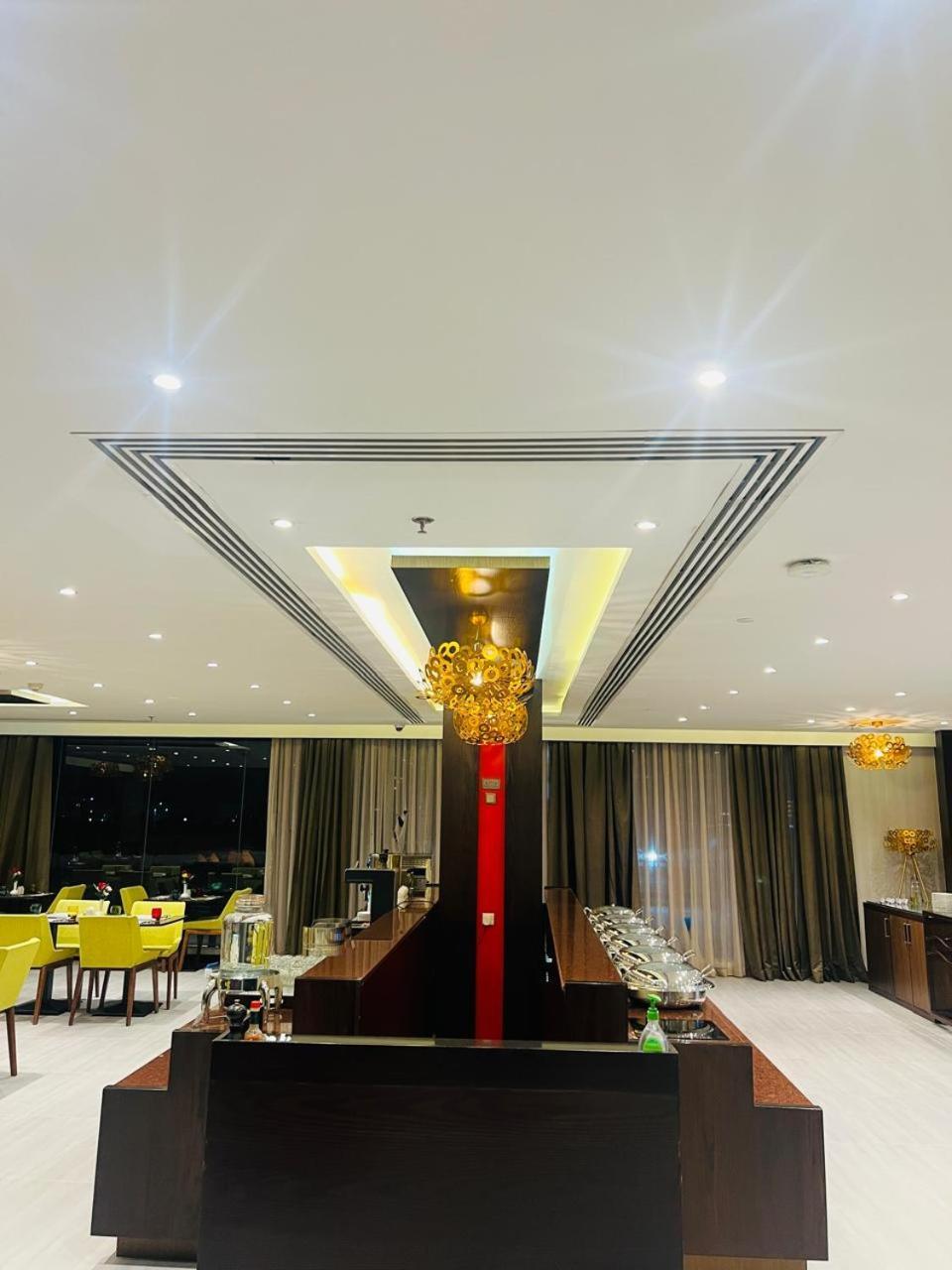 Carnelian - Airport 4* Masqat