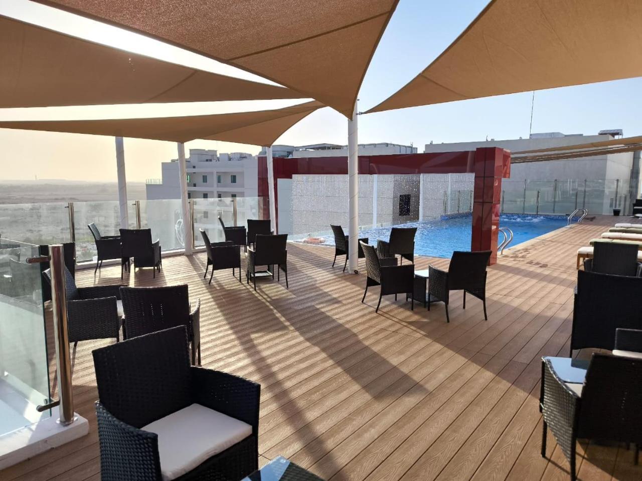 Hotel Carnelian - Airport