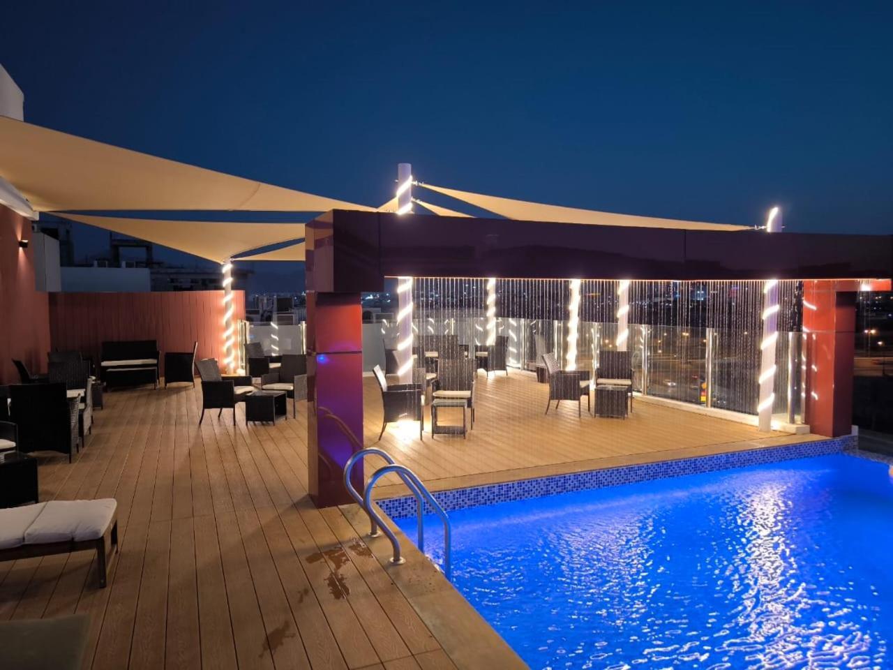 Carnelian - Airport 4* Mascate